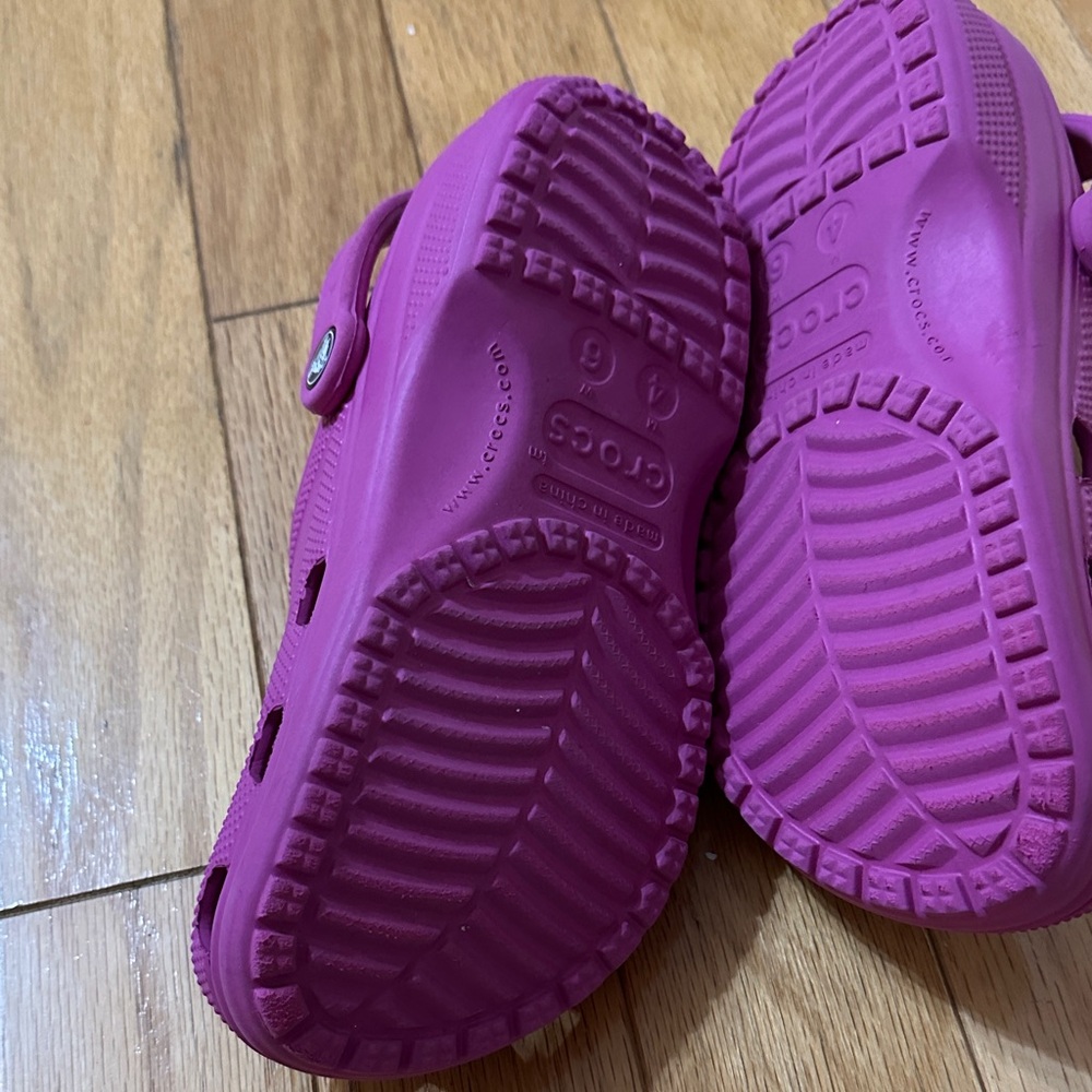 Pink crocs - Picture 5 of 5